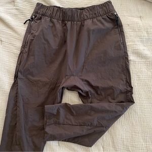 Nike ESC Woven Joggers in Velvet Brown size S